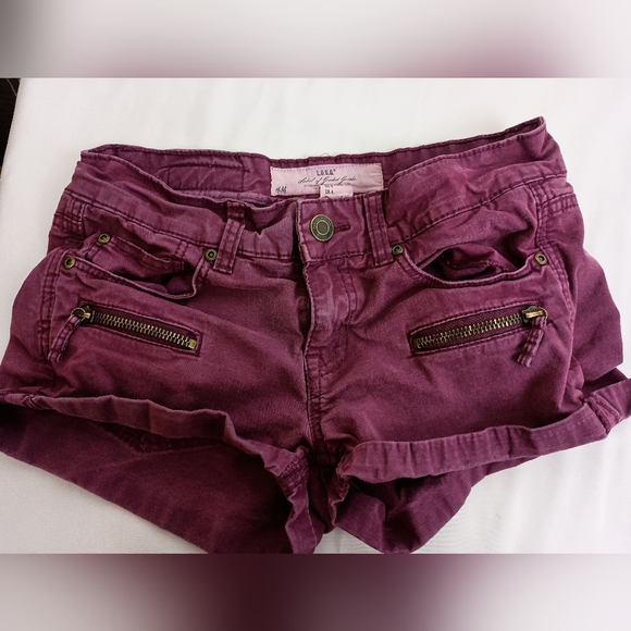 2/$30 H&M Sexy Mauve Edgy Denim Purple Booty Summer Shorts-(#1,310) - Picture 1 of 9